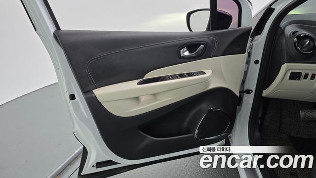 Renault Korea QM3 RE Signature 2018 — фото 24
