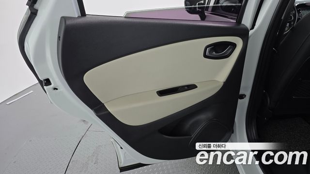 Renault Korea QM3 RE Signature 2018 — фото 25