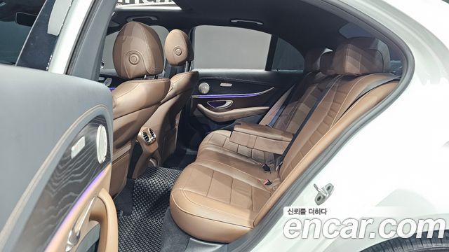 Mercedes-Benz E-Class (W213) E250 AMG Line 2023 — фото 11