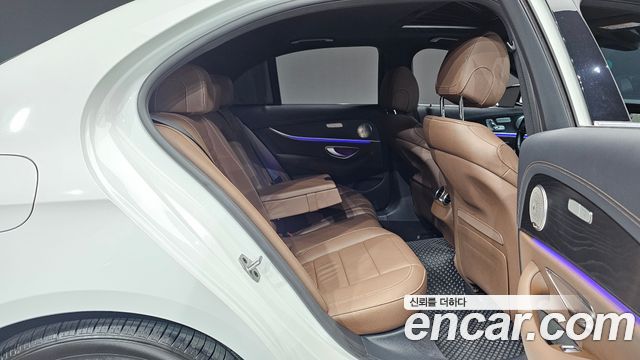 Mercedes-Benz E-Class (W213) E250 AMG Line 2023 — фото 33