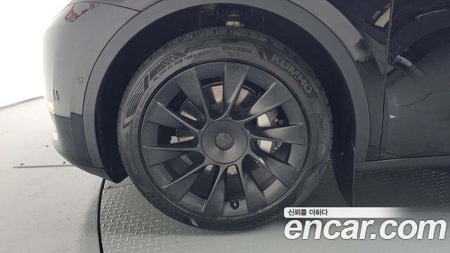 Tesla Model Y Standard Range RWD 2021 — фото 5
