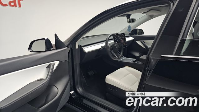Tesla Model Y Standard Range RWD 2021 — фото 10