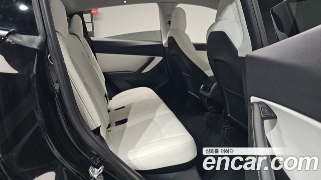 Tesla Model Y Standard Range RWD 2021 — фото 11