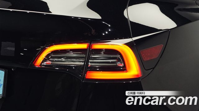 Tesla Model Y Standard Range RWD 2021 — фото 23