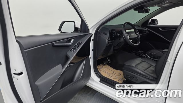 Kia Niro Signature 2022 — фото 10