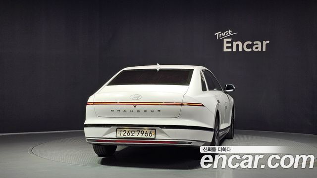 Hyundai Grandeur (GN7) 3.5 LPG 2WD (Taxi) Deluxe 2023 — фото 4