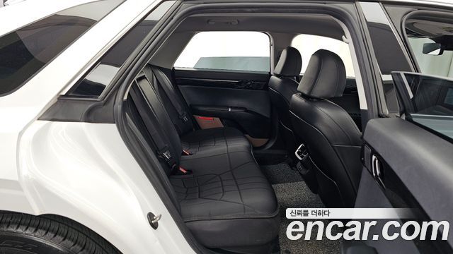 Hyundai Grandeur (GN7) 3.5 LPG 2WD (Taxi) Deluxe 2023 — фото 12