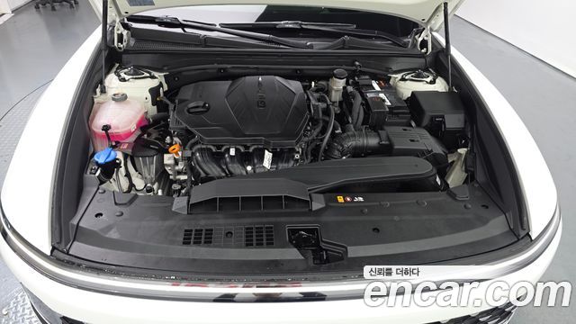 Hyundai Grandeur (GN7) 2,5 Gasoline 2WD Premium 2023 — фото 6