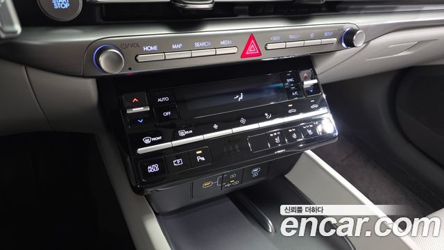 Hyundai Grandeur (GN7) 2,5 Gasoline 2WD Premium 2023 — фото 18
