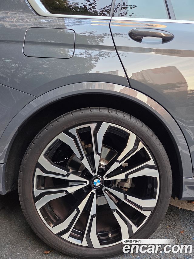 BMW X7 (G07) xDrive 40i Design Pure Excellence Frist Edition 6STR 2023 — фото 2