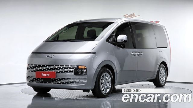 Hyundai Staria Tourer 11-Seater Modern