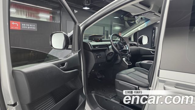 Hyundai Staria Tourer 11-Seater Modern 2022 — фото 10