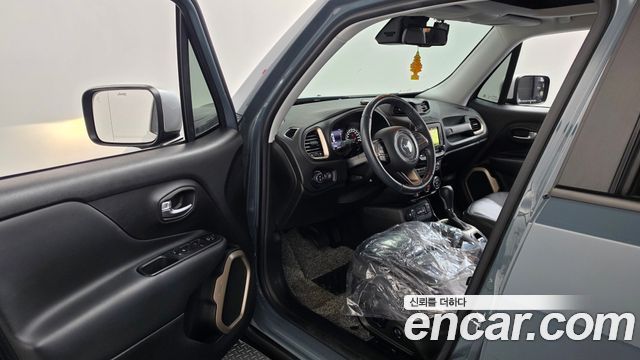 Jeep Renegade 2.0 Diesel Limited AWD 2017 — фото 10