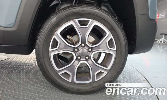 Jeep Renegade 2.0 Diesel Limited AWD 2017 — фото 21