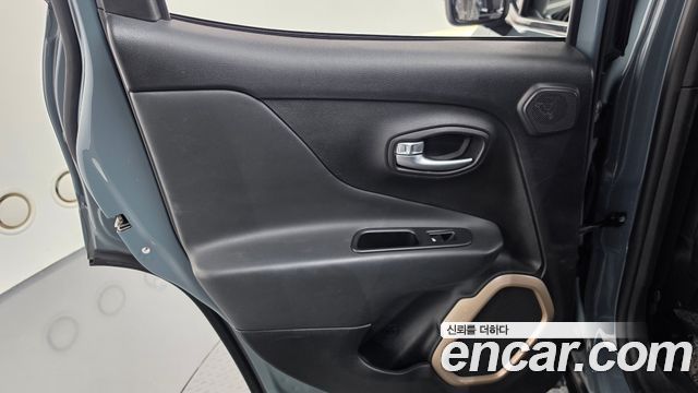 Jeep Renegade 2.0 Diesel Limited AWD 2017 — фото 25