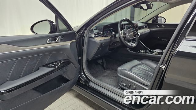 Kia K5 (III) 2.0 Signature 2023 — фото 10