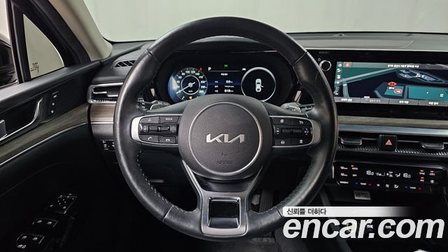 Kia K5 (III) 2.0 Signature 2023 — фото 13