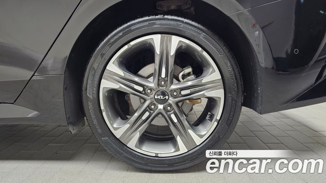 Kia K5 (III) 2.0 Signature 2023 — фото 21