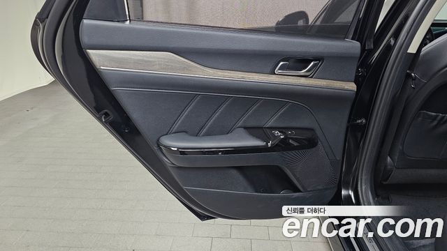 Kia K5 (III) 2.0 Signature 2023 — фото 25