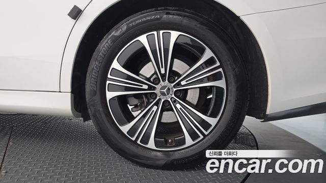 Mercedes-Benz E-Class (W214) E200 Avantgarde 2025 — фото 21