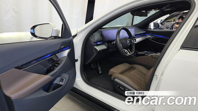BMW 5 Series (G60) 523d M Sport 2025 — фото 10