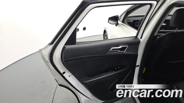 Kia Sportage Hybrid (V) Nobleless 2WD 2024 — фото 31