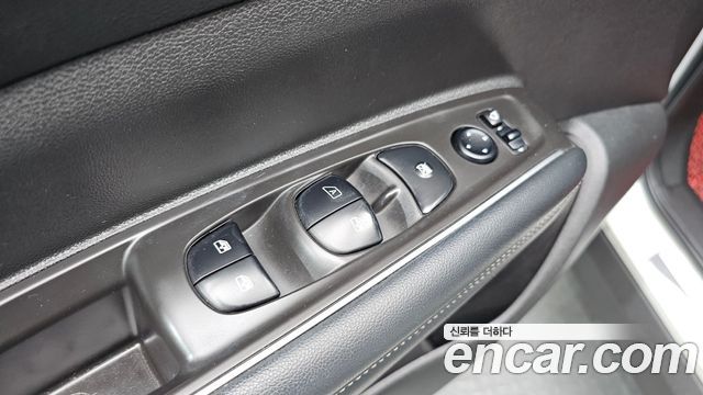 Renault Korea QM6 Diesel 2WD RE Signature 2018 — фото 27
