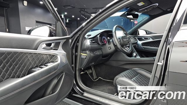 Genesis G70 2.0T Sport Package 2018 — фото 10