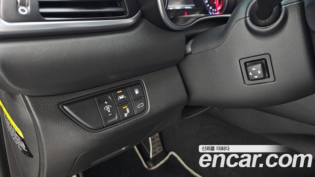 Genesis G70 2.0T Sport Package 2018 — фото 19