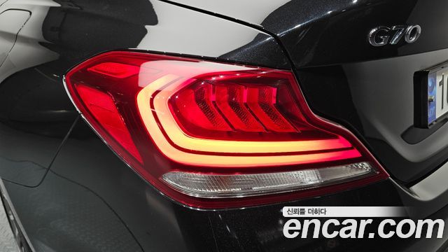 Genesis G70 2.0T Sport Package 2018 — фото 23