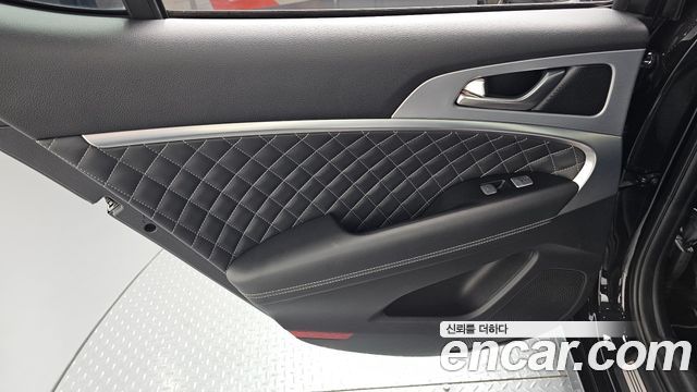 Genesis G70 2.0T Sport Package 2018 — фото 25