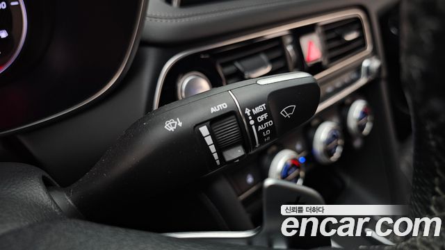 Genesis G70 2.0T Sport Package 2018 — фото 33