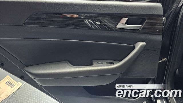 Hyundai Sonata (LF) 2.0 Smart 2015 — фото 25