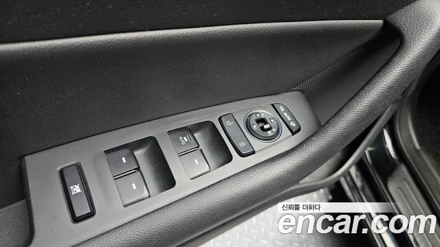 Hyundai Sonata (LF) 2.0 Smart 2015 — фото 29