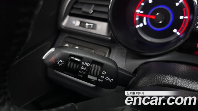 KG Mobility (SsangYong) Tivoli Diesel LX 2WD 2017 — фото 17