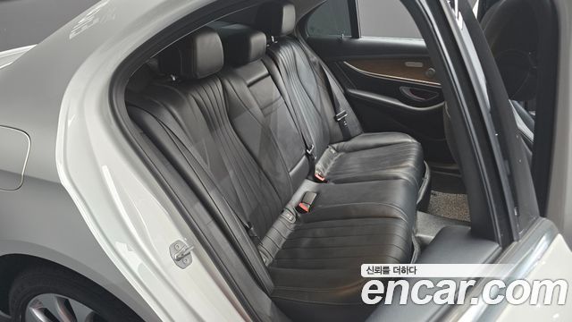 Mercedes-Benz E-Class (W213) E300 Exclusive 2018 — фото 12