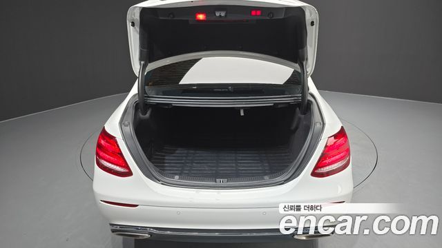 Mercedes-Benz E-Class (W213) E300 Exclusive 2018 — фото 18