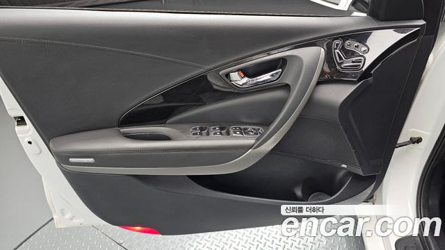 Hyundai Grandeur Hybrid (HG) Premium 2017 — фото 24