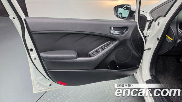 Kia K3 Prestige 2015 — фото 24