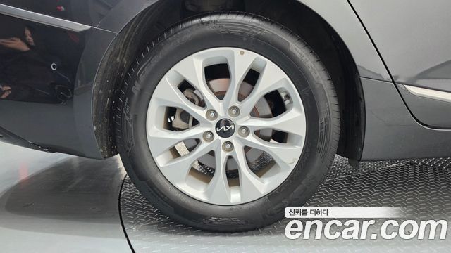 Kia K8 2.5 Gasoline 2WD Noblesse 2022 — фото 5