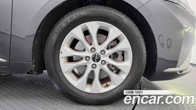 Kia K8 2.5 Gasoline 2WD Noblesse 2022 — фото 21
