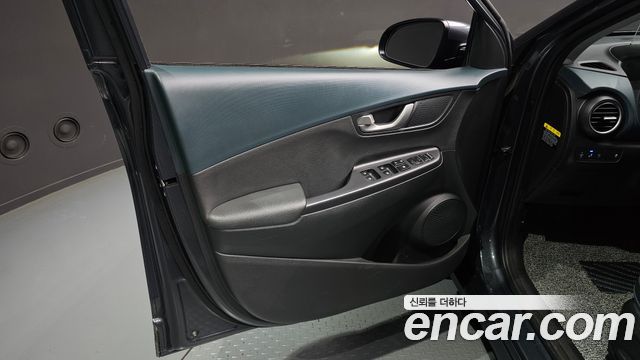 Hyundai Kona 1.6 Turbo 2WD Modern Art 2018 — фото 24