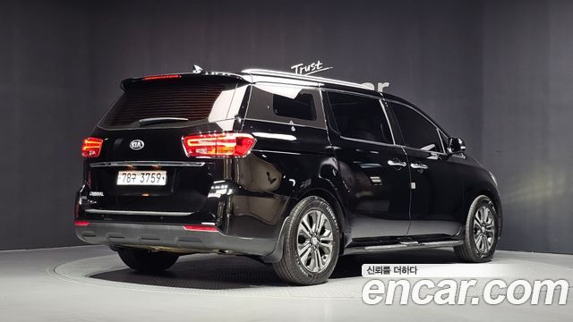 Kia Carnival 11-Seater Prestige 2019 — фото 2