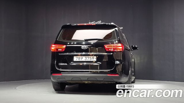 Kia Carnival 11-Seater Prestige 2019 — фото 4