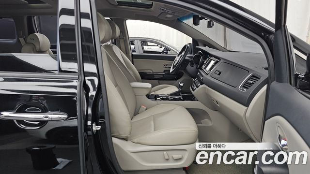 Kia Carnival 11-Seater Prestige 2019 — фото 11