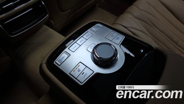 Genesis G80 (RG3) Gasoline 2.5 Turbo AWD 2025 — фото 19