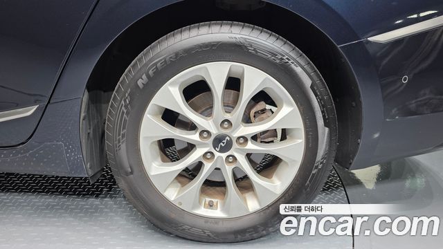 Kia K8 2.5 Gasoline 2WD Noblesse 2024 — фото 21