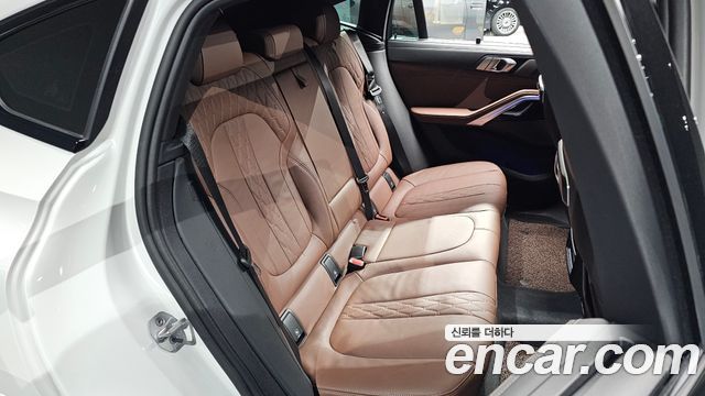 BMW X6 (G06) xDrive40i M Sport 2024 — фото 11