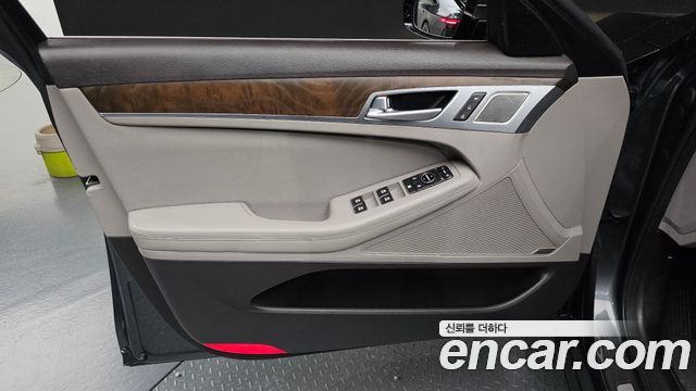 Genesis G80 3.3 GDI Premium Luxury 2017 — фото 24