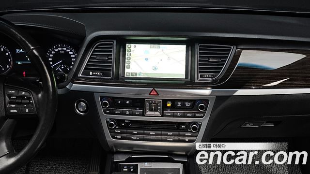 Genesis G80 3.3 GDI AWD Luxury 2017 — фото 13